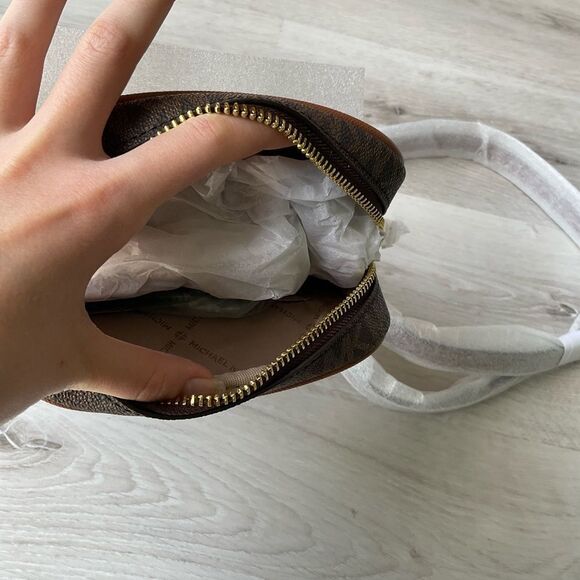 Michael Kors Jet Set Travel Medium Logo Crossbody Bag NWT in packaging - Picture 6 of 10